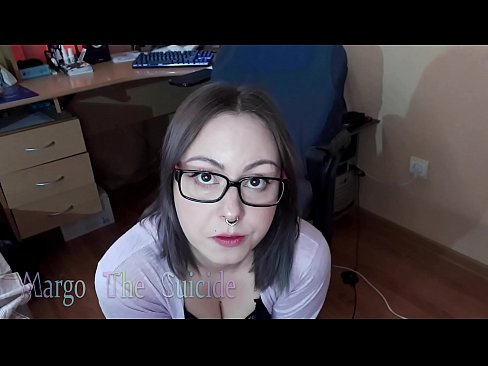 ❤️ Сэксуальная дзяўчына ў акулярах глыбока адсмоктвае фалаімітатар на камеру ❤️ Порна на be.xxxtun.ru ❌