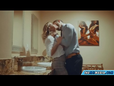 ❤️ Калі грудастая бландынка спакушае цябе ў грамадскім туалете ❤️ Порна на be.xxxtun.ru ❌